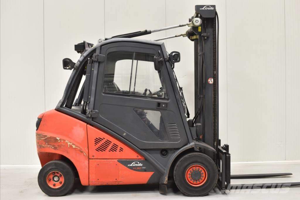 LINDE H 30 D-02 - Dieselové vozíky